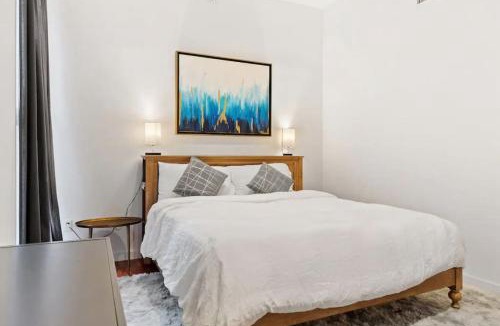 Center City East House | The Founders Suite Residence