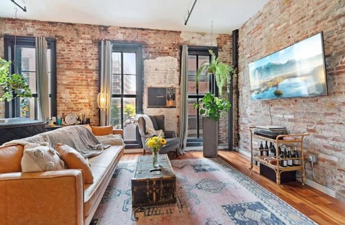 Center City East House | The Founders Suite Residence