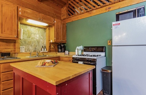High Rolls Mountain Park Cabin | The Four Seasons - A Getaway to White Sands NP and Cloudcroft, NM w/Hot Tub!