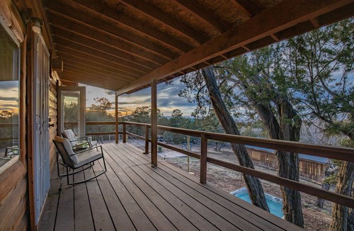 High Rolls Mountain Park Cabin | The Four Seasons - A Getaway to White Sands NP and Cloudcroft, NM w/Hot Tub!