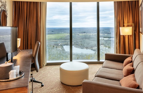 Mashantucket Hotel | The Fox Tower at Foxwoods