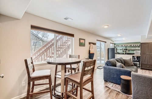 Superior Apartment | The Getaway - Large 1-bed walk-out basement apt