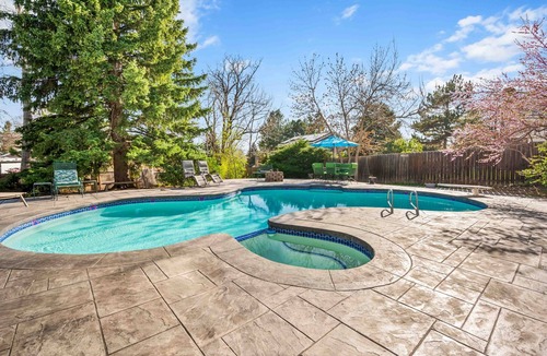 Oak Park House | The Good Times Pool House- Walk Out Basement Only