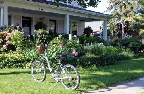 Perrysburg House | The Guesthouse West Side - Walking distance to the best Perrysburg has to offer!
