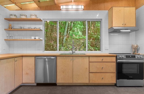 Delancey Apartment | The Hideout in Hamden