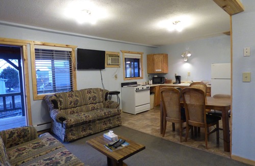 Crawford Hotel | The Hitching Post Hotel and Farm Store