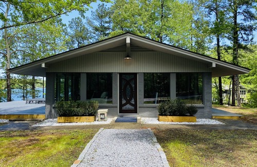 Little Kowaliga House | The Hollows 3 acres, 600’ of water, great sunsets, big sandy beach @ deep water
