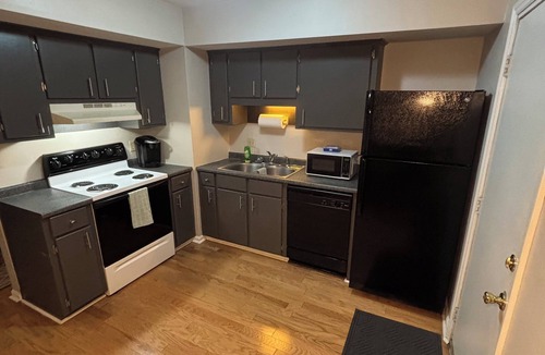 Earlewood House | The House of Verde! Located near USC, Ft. Jackson and Downtown Columbia.