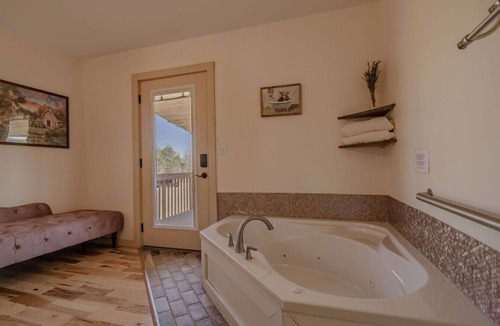 Whitley City Bed & Breakfast | The Inn at Beulah Farm - The Barn