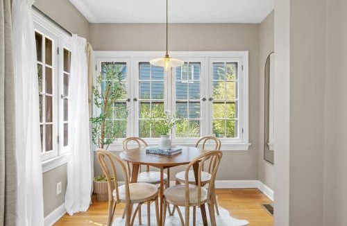 Cleveland House | The Knocking Bird- Mins to CLE Clinic