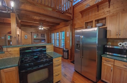 Wayland Cabin | The Legacy Luxury Cabin- Lake Milton Sleeps 21, Hot Tub- 399 a night if 4 booked