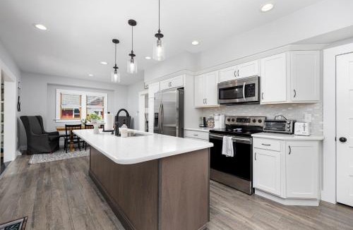 Perrysburg House | The Little Blue Bungalow - Walk to Shops & Eats