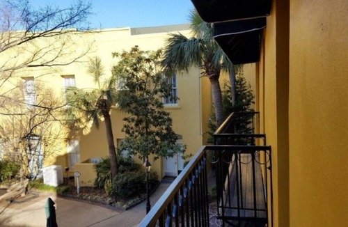 French Quarter Apartment | The Lodge Alley Inn™ - Studio (2F)