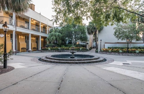 French Quarter Apartment | The Lodge Alley Inn™ - Studio (2F)