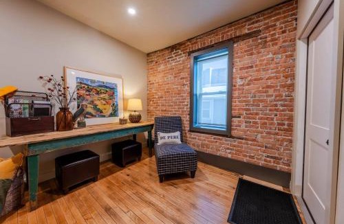 De Pere Apartment | The Loft 417 - Uniquely Renovated Downtown Loft