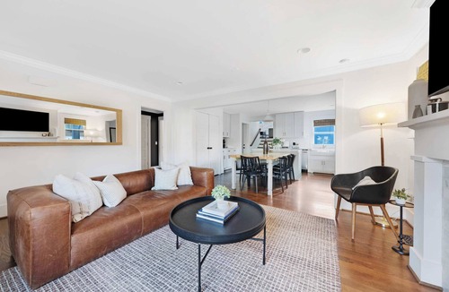 South Nashville House | The Magnolia House - 7 Beds + Full of Charm.