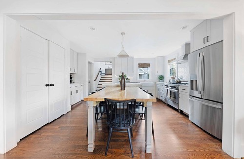 South Nashville House | The Magnolia House - 7 Beds + Full of Charm.