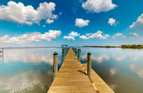 Cocoa House | The Manatee Cove - Side A