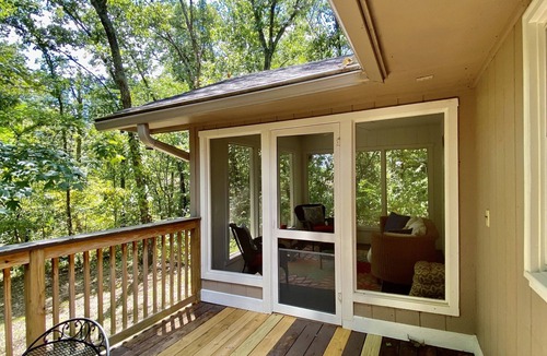 Bella Vista House | The Melanie House at Bella Vista - 7 miles to the Bentonville Square