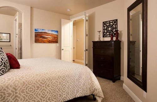 St. George Apartment | The Mighty Five
