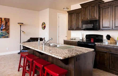 St. George Apartment | The Mighty Five