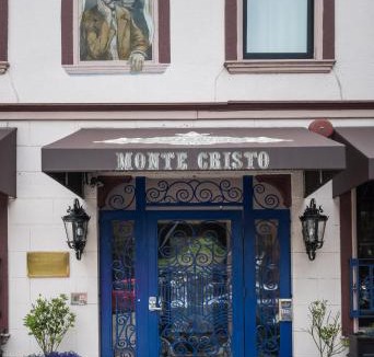 Lower Pacific Heights Bed & Breakfast | The Monte Cristo