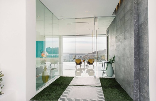 Hollywood Hills Villa | THE MULLHOLAND HIDEAWAY