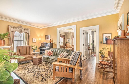 Ypsilanti Bed & Breakfast | The Newton of Ypsilanti