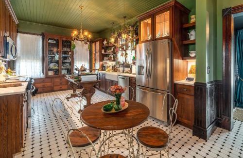 Anna House | The Nook and Key