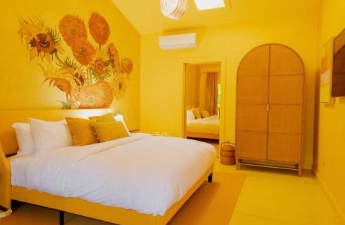 Phoenicia Apartment | The Norsdale plus CMYK Motel on 10 acres in Phoenicia