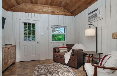 Centerville House | The Omni Cabin At Our Texas Ranch