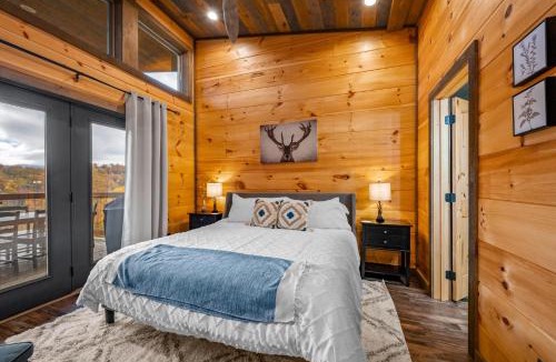 Chalet Village Ski Chalet | The Overlook - '21 Cabin - Gorgeous Unobstructed Views - Fire Pit Table - GameRm - HotTub - Xbox - Lots of Bears