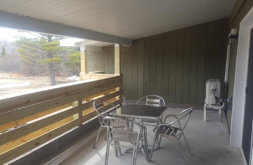 Interlochen Condo | The Overlook Just outside Traverse CitynSleeps 4 Private Deck with Amazing Views