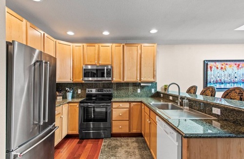 Carbondale Apartment | The Perch on Main | Top Floor D/T Carbondale Condo