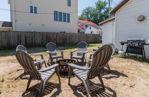 Irving House | The Pietroman: Cottage in Sunset Bay with Fire Pit