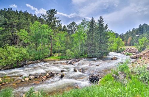 Lyons House | The Pinecone Palace with Hiking Trail Access!