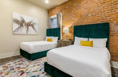 Central Business District Apartment | The Pontchartrain