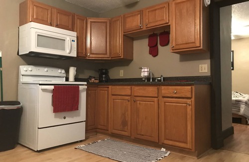 Aurora Apartment | The Raccoons Den in the quaint Village of Aurora