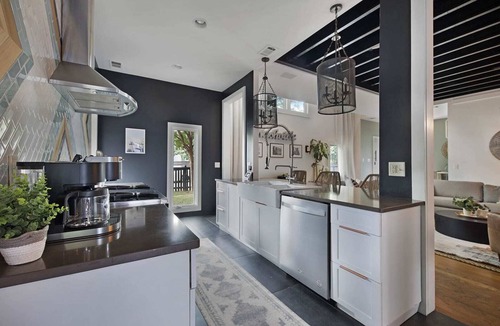 12 South House | The Rambler - Sparkling Pool & Steps to 12 South!