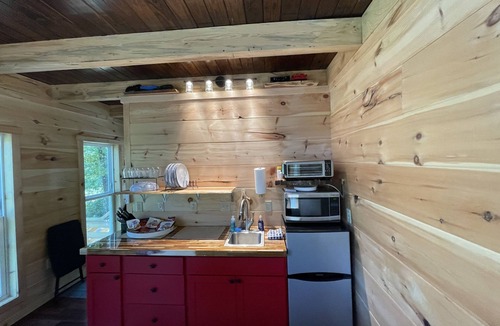 Flintstone Cabin | The Raven Cabin at Bird Hollow, 10 miles from Chattanooga, New Build