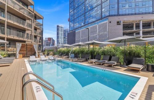 Downtown Nashville House | The Rhythm and Rooftop Penthouse Walk To Broadway with Pool and Amazing Views