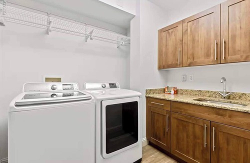 Golden Triangle Condo | The Shaker - Huge Luxury Loft with City Views!