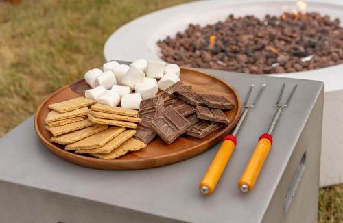 Highlands House | The Timberline- Game Room, Outdoor Theater, Bocce, Fire Pit, Pets