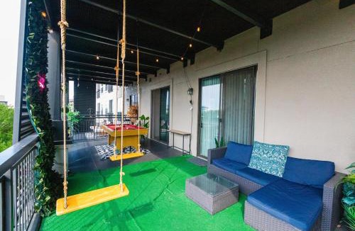North Burnet Apartment | The Treehouse Spacious & Fun 2BR Retreat in the Heart of the Domain