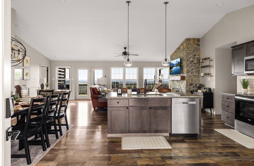 Front Royal Cottage | The Vue - Mountain top hot tub overlooking the Shenandoah River