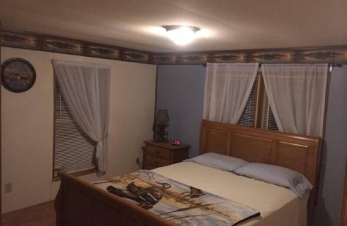 Cedar Island Cabin | The West Bay Lodge offers spacious amenities for a perfect getaway.