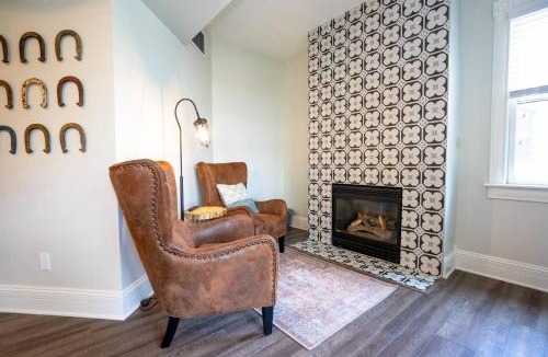 Five Points Apartment | The Western Allure