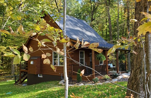Mesopotamia Cabin | The Wildflower - Private cabin in wooded setting
