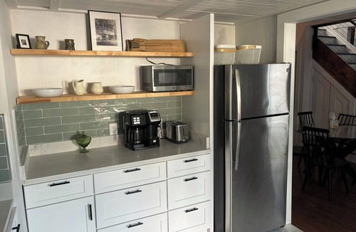 Jamestown House | This charming lake cottage located in a peaceful, safe community right on the lake!