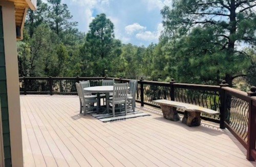 Ruidoso Downs House | This is a luxurious two-story mountain retreat tucked in Ruidoso Downs, NM.